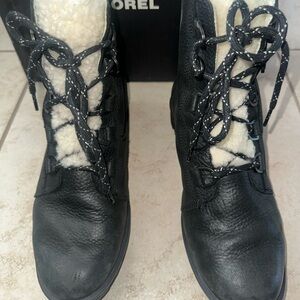 Sorel Phoenix Combat Boots Women 9 Black Short Lace Up Fur Lined Leather